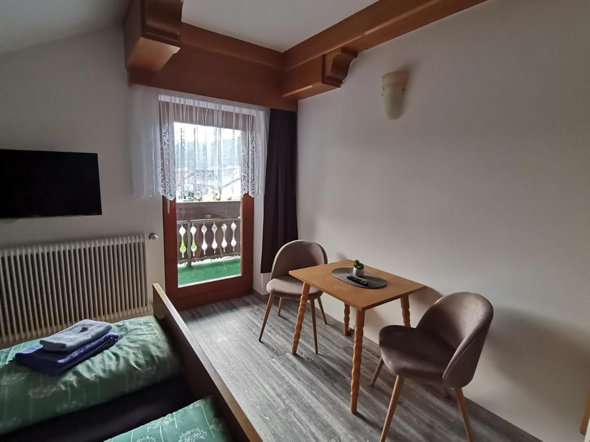 Haus Bergblick Fruehstueckspension Oberort Екстериор снимка